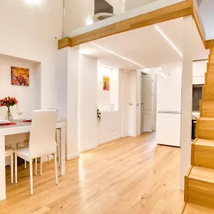 https://walk-to-navigli-2-bedrooms-apt.italymilanhotels.net